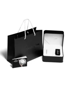 Efektowna i elegancka tarcza w modelu A3543 ozdobiona jest diamentem. Adriatica A3543.5146DQ